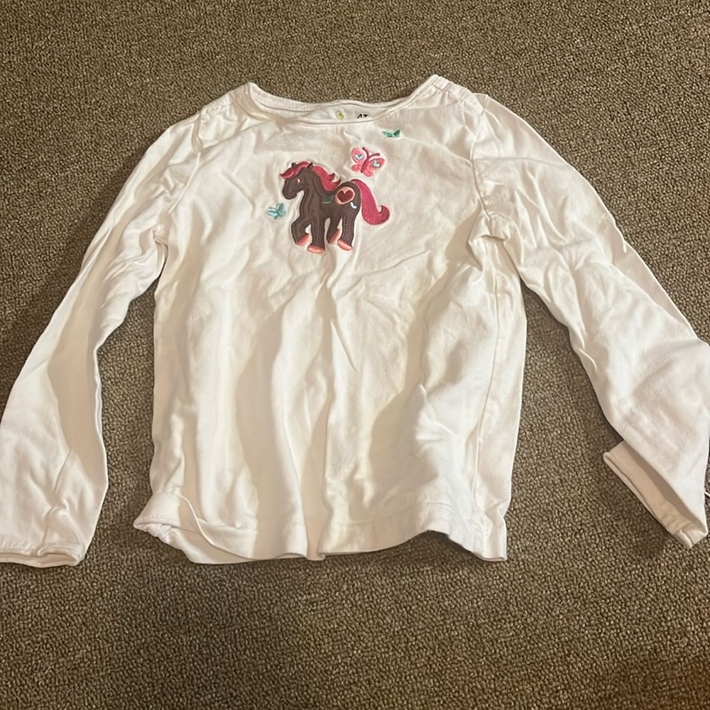 Girls 4t white long sleeve Tshirt with horse on front